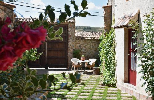 Villanueva del Rebollar de Sierra House | La Casa del Azafrán