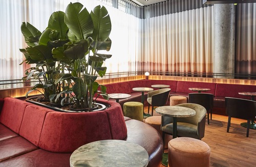 Brossard Hotel | Escad Hotel Quartier DIX30