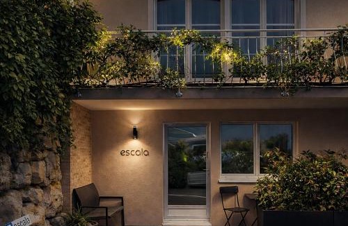 Fully Apartment | Escala
