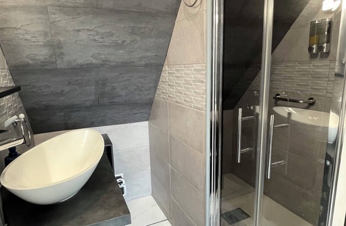 Les Hayes House | Escale Arc-en-Ciel