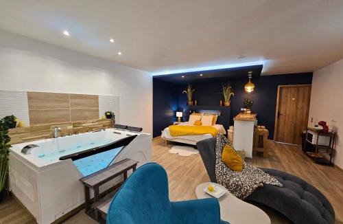 La Bassee Bed & Breakfast | Escale dans un Cocon Spa Privatif & Design, petit déjeuner compris