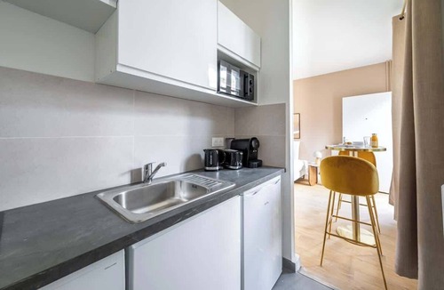 Issy-les-Moulineaux Apartment | Escale de Charme à Issy – Cœur de Ville