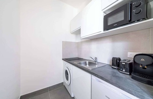 Issy-les-Moulineaux Apartment | Escale de Charme à Issy – Cœur de Ville