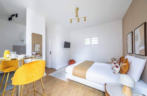 Issy-les-Moulineaux Apartment | Escale de Charme à Issy – Cœur de Ville