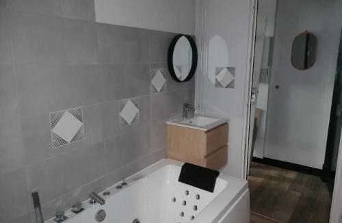 Tournon-sur-Rhone Apartment | Escale en Ardèche