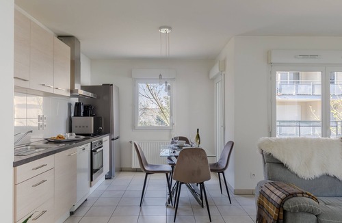 Saint-Priest Apartment | Escale en Terre Lyonnaise