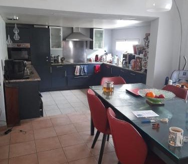 Toulouse South-East House | Escale fleurie