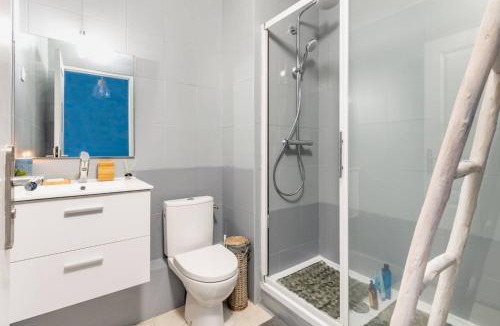 Dardilly Apartment | Escale Lyon - ONE NIGHT - Parking Gratuit