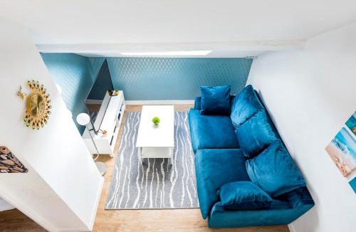 Corbeil-Essonnes Apartment | Escale pro & détente à 3 min de la gare - Parking - WIFI - PS4