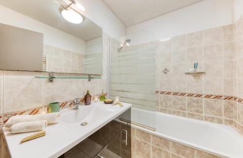 Tarbes Apartment | Escale pro sereine, studio neuf à Tarbes, wifi gare à 700m, autonome