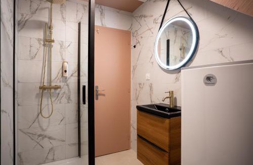 Saint-Quentin Apartment | Escale Tropical Chic - Hypercentre St-Quentin