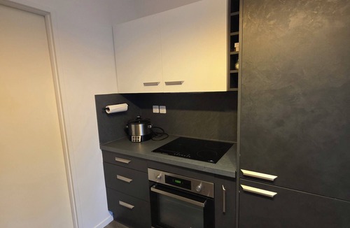 Champs Elysees Apartment | Escale Zen & Loggia: 5 min from the train station (Direct Paris) + Parking