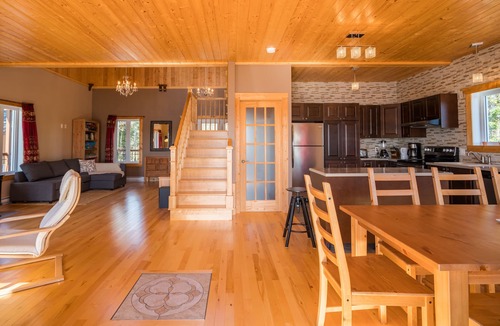 Saint-Cyrille-de-Lessard House | Escapade au chalet - Moment présent