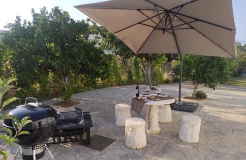Segur de Calafell Apartment | Escapada de ciudad al aire libre con jardín privado, tranquilo y romántico