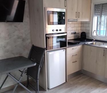 Segur de Calafell Apartment | Escapada de ciudad al aire libre con jardín privado, tranquilo y romántico