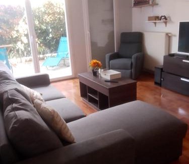 Meaux Apartment | Escapade à Meaux-Terrasse et proche de Disneyland