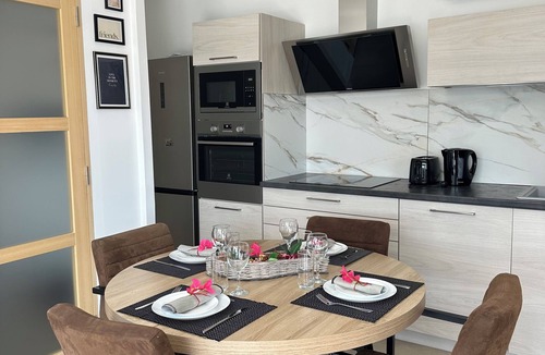 Saint-Vallier Apartment | Escapade au Bord du Rhone