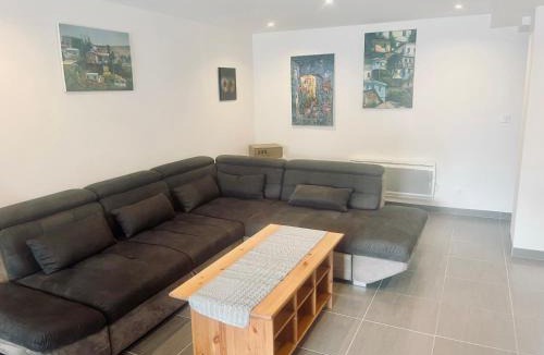 Castelsarrasin Apartment | Escapade au canal