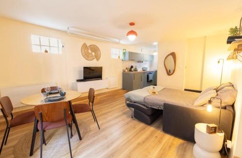 Les Pavillons-sous-Bois Apartment | Escapade Ciné Cosy