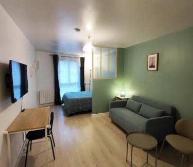 Noisy-le-Grand Apartment | Escapade Idéale - RER - Paris & Disneyland