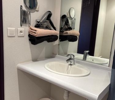 Lourdes Apartment | Escapade Lourdes Appart 2 pers - 100m Gare Wifi