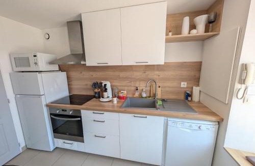 Chasseneuil-du-Poitou Apartment | Escapade poitevine - Maison climatisée avec 3 Ch - 4 min Futuroscope et Aquascope
