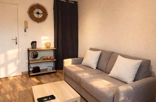 Old Town Apartment | Escapade urbaine cosy – Rue Nationale Hypercentre