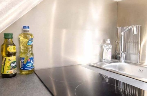 Old Town Apartment | Escapade urbaine cosy – Rue Nationale Hypercentre