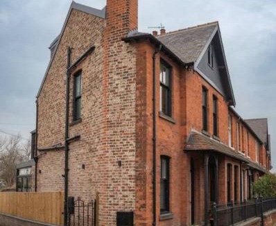 York House | Escape 2 Unwind At The Parade, Accommodates 10