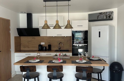 Saint-Vallier Apartment | Escape along the Rhône