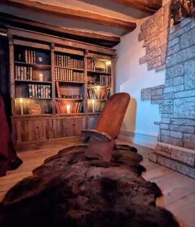 Chateauneuf-en-Thymerais Apartment | Escape Game Templiers 4 personnes Proche Chartres