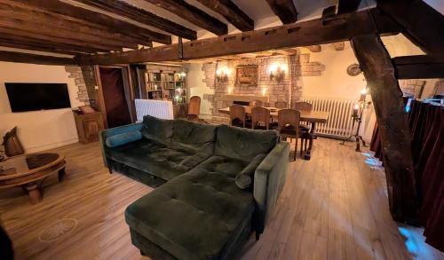 Chateauneuf-en-Thymerais Apartment | Escape Game Templiers 4 personnes Proche Chartres