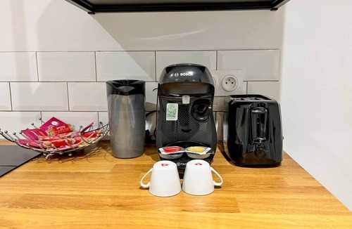 Tassin-la-Demi-Lune Apartment | Escape: Jacuzzi & Sauna