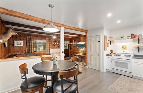 Beaver Dams Cabin | Escape & Recharge: Cabin Near Top Attractions!