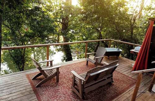 Georgetown House | ★Escape & Relax ~ Breathtaking Creekside Getaway with Outdoor Tub★