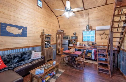 Oakwood House | Escape the chaos of life to relax and recharge.