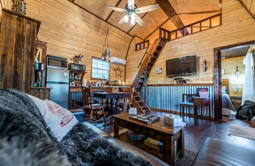 Oakwood House | Escape the chaos of life to relax and recharge.