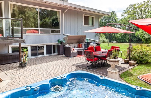 Hamilton House | Escape the city and relax surrounded by nature