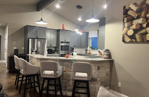 Taylor House | Escape the City to Tequila Ranch! Your private oasis on 2 acres!