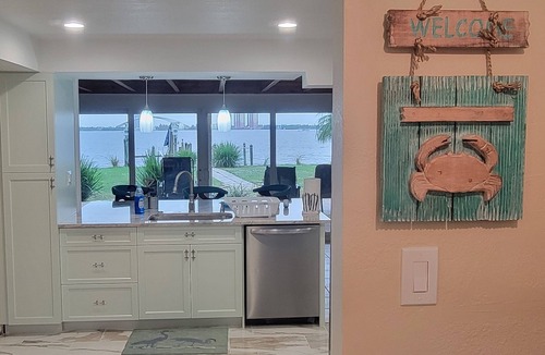Fort Myers House | Escape the cold for 80° & Sunny w/Million Dollar 3BR Waterfront & Skyline View!