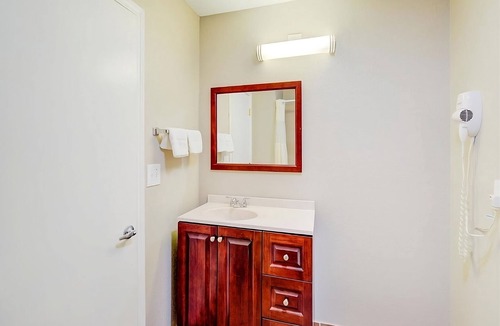 Dilley House | Escape The Hustle and Bustle! Short Drive to Nueces River, Free Breakfast!
