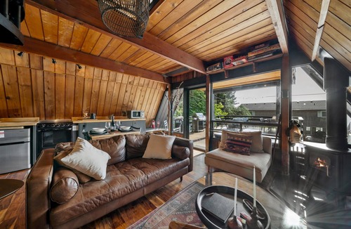 Arch Cape Cabin | Escape the hustle and bustle to Falcon Cove Retreat