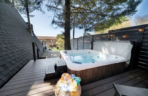 Arch Cape Cabin | Escape the hustle and bustle to Falcon Cove Retreat