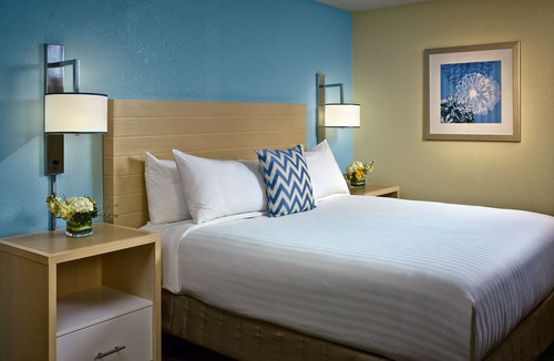 Westlake Hotel | Escape the Hustle and Bustle! Kitchen, Free Parking, Seasonal Pool