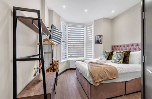 Shacklewell Apartment | Escape the Ordinary: Cozy and Charming Studio