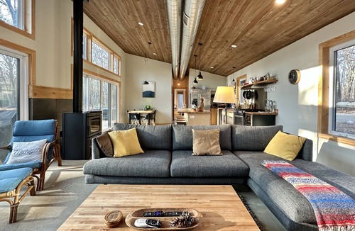 Fennville House | Escape To A Cabin In The Woods