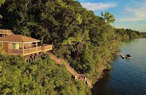 Youngstown Cabin | Escape to a Cozy Cabin on the River – Relax & Unwind!