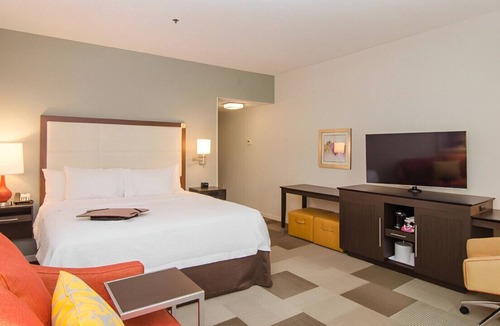 Greater Greenspoint House | Escape to a Dreamy Suite w/ a Modern Vibe!