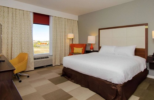 Greater Greenspoint House | Escape to a Dreamy Suite w/ a Modern Vibe!