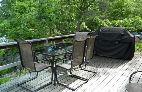 North Kawartha Cottage | Escape to a Lakeside Retreat on Stoney Lake